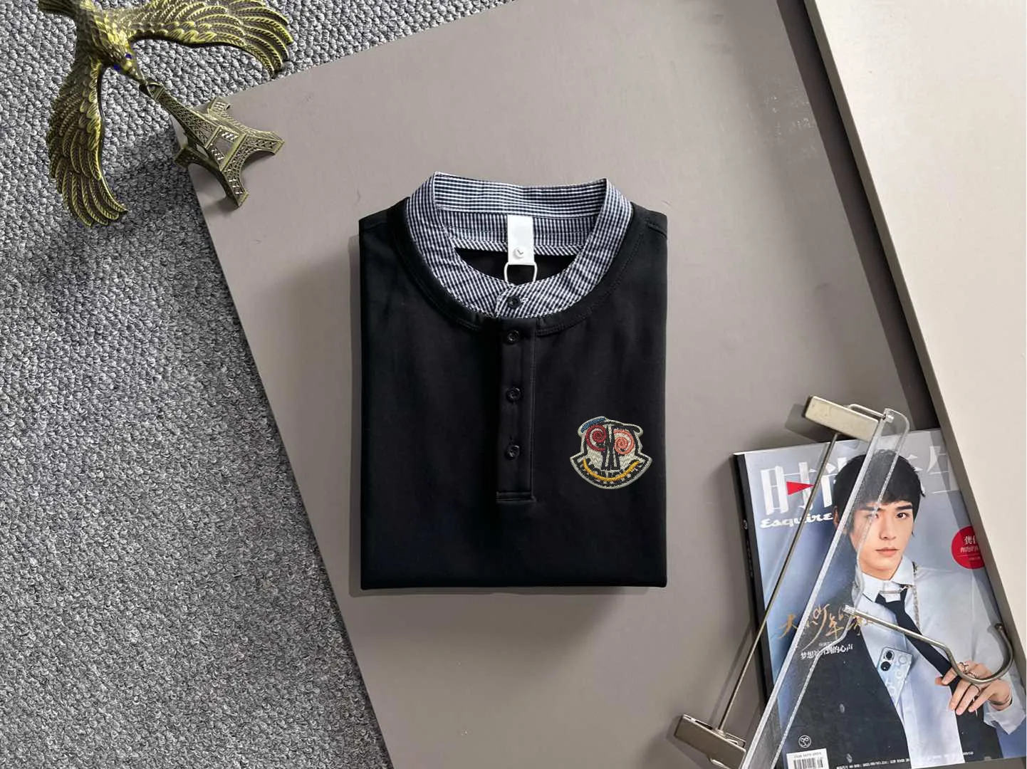 Mouth-high Quality 26ss New Arrival men's short-sleeved T-shirt is made of combed cotton yarn spun cotton fabric, no pressure when entering and exiting the counter. Exclusive control of raw materials. It feels substantial when weighed, and the upper body is more textured than ordinary T-shirts. This texture can handle the weather easily and is suitable for both hot and cold conditions! Designed for a loose fit. Size: M to 4XL